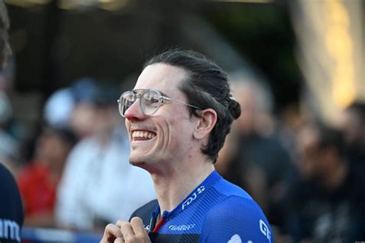 Is David Gaudu in a relationship?