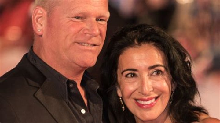 Is Mike Holmes Married To Anna? – Celebrity