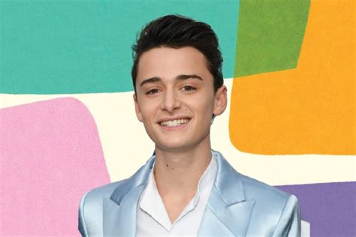 Is Noah Schnapp Jewish?