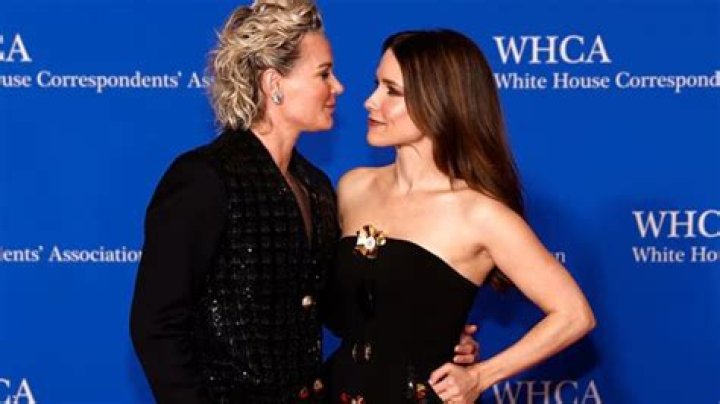 Is Sophia Bush a lesbian?