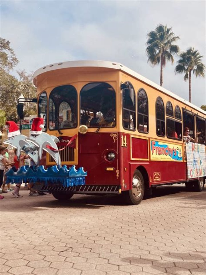 Is the Suncoast Beach Trolley free? – Celebrity