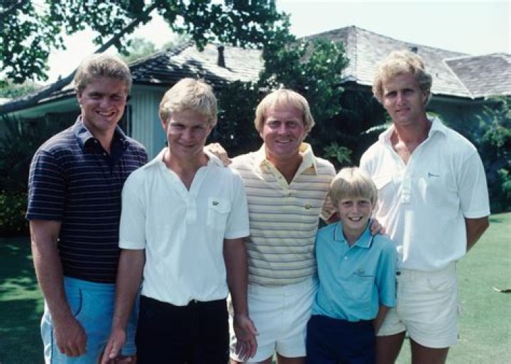 Jack Nicklaus siblings: Barnable Nicklaus, Marilyn Hutchinson