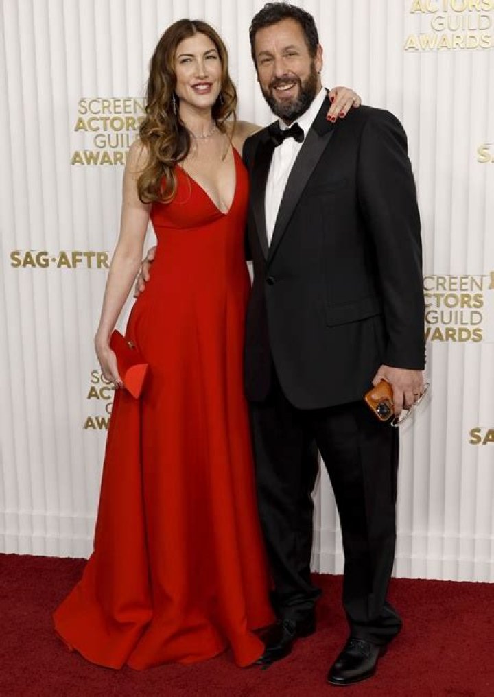 Jackie Sandler Body Measurements Height Weight Shoe Size Stats