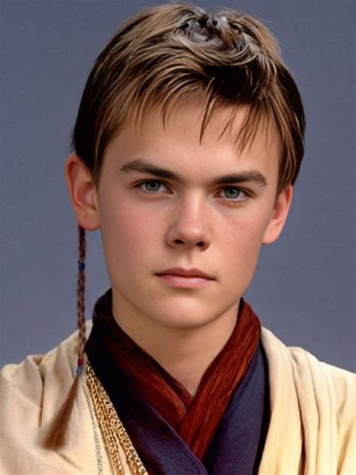 Jake Lloyd Biography - Facts, Childhood, Family Life & Achievements of Child Actor