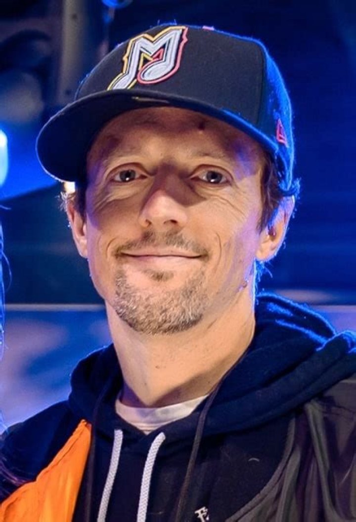 Jason Mraz Biography - Facts, Childhood, Family Life & Achievements