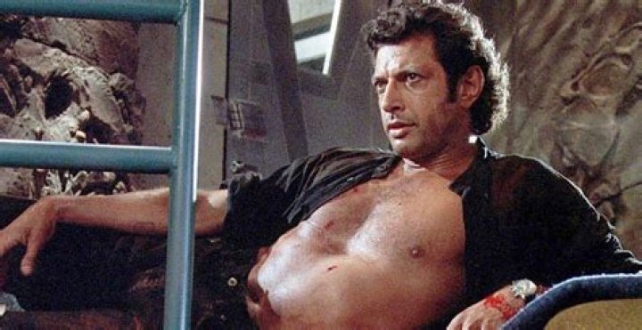 Jeff Goldblum offers his own explanation for why he needed to be shirtless in ‘Jurassic Park’