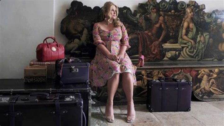 Jennifer Coolidge’s dress in ‘The White Lotus’ finale was a subtle bit of foreshadowing