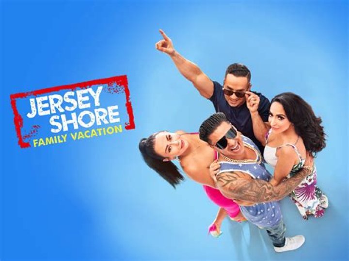 ‘Jersey Shore: Family Vacation’: Twitter shows love to Pauly D for his “romantic” gesture during a water fight
