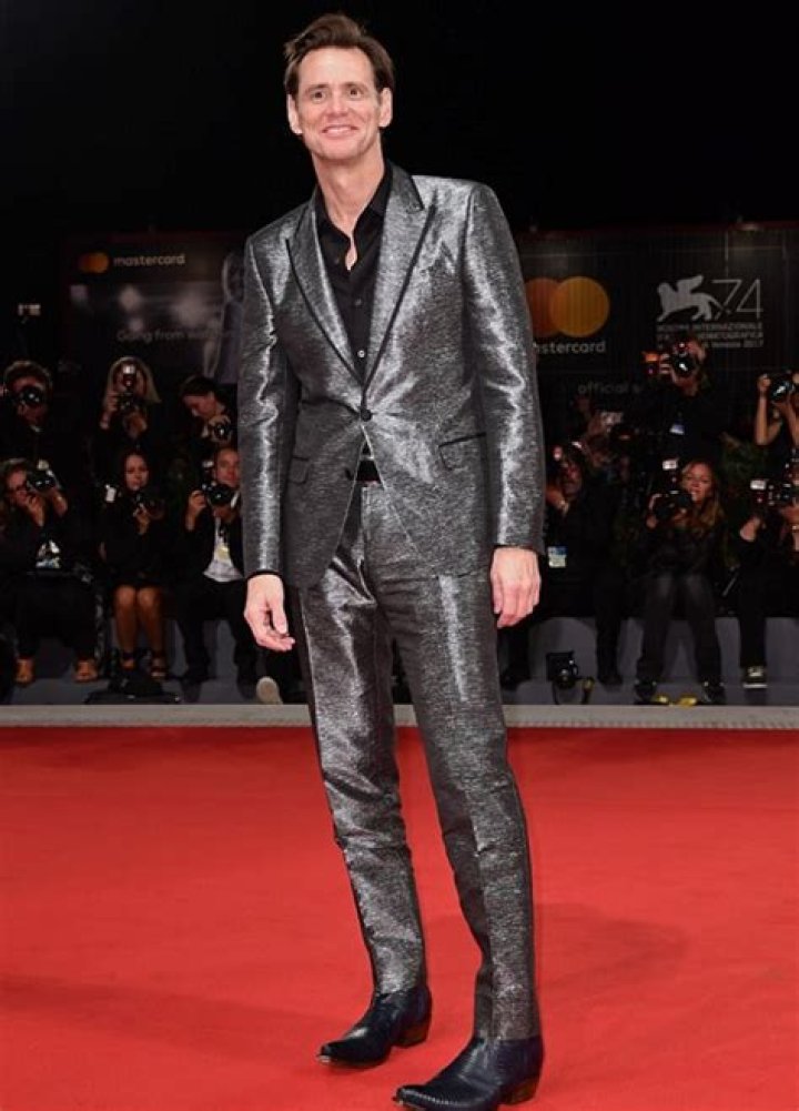 Jim Carrey Body Measurements Height Weight Shoe Size Hair Color Vital Stats