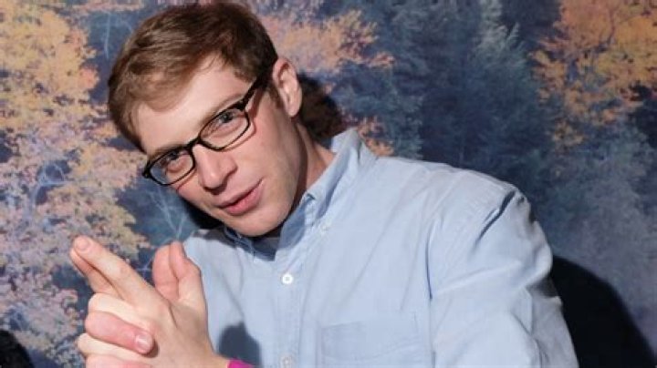 Joe Pera isn’t amused that people keep comparing him to Evan Peters’ portrayal of Jeffrey Dahmer