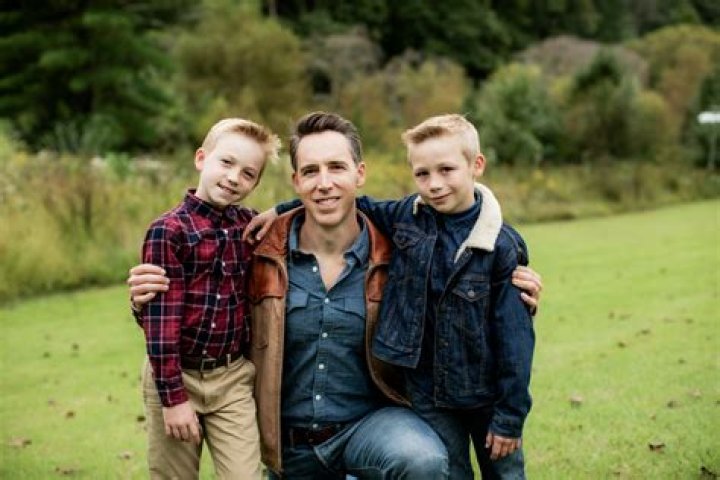 Josh Hawley Bio, age, height, family, salary, net worth, military, Twitter