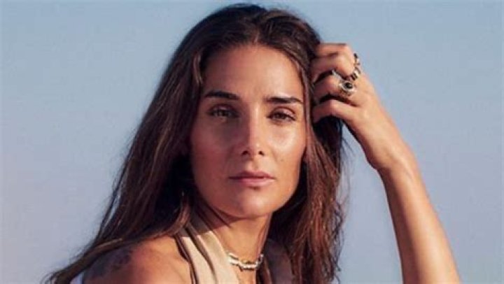 Juana Viale in Bathing Suit Says "Connect It" — Celebwell