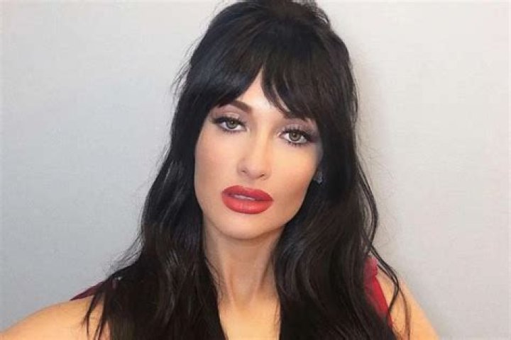 Kacey Musgraves Is Going Viral For Her New Bangs As Her Amazon Christmas Special Draws Praise