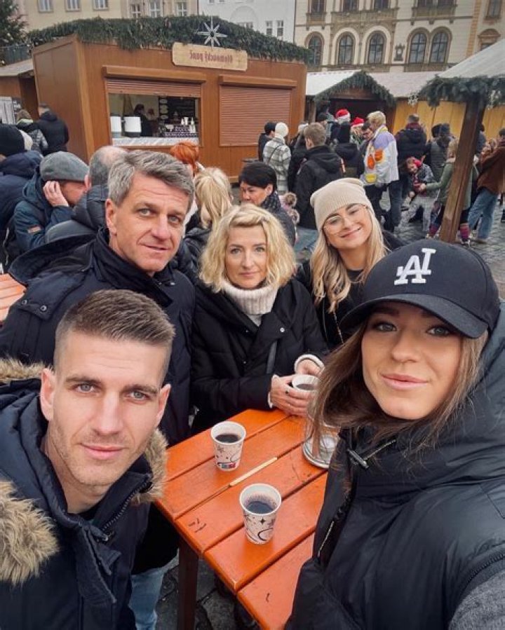 Karolína Muchová family, husband, children, parents, siblings