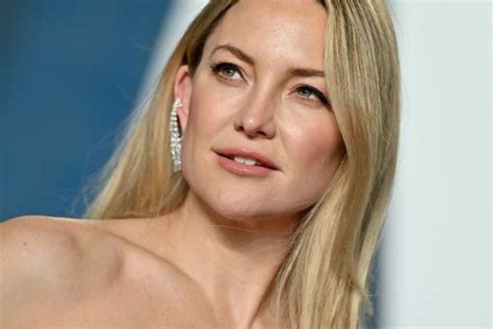 Kate Hudson in Bathing Suit is "Summer Ready" — Celebwell