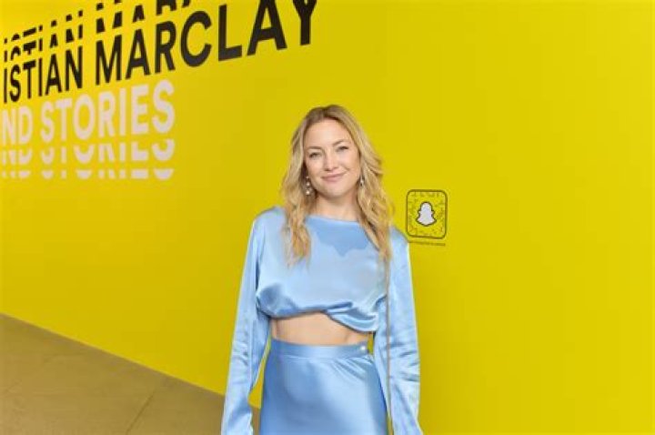 Kate Hudson Shares Bikini Photo From the Beach — Celebwell
