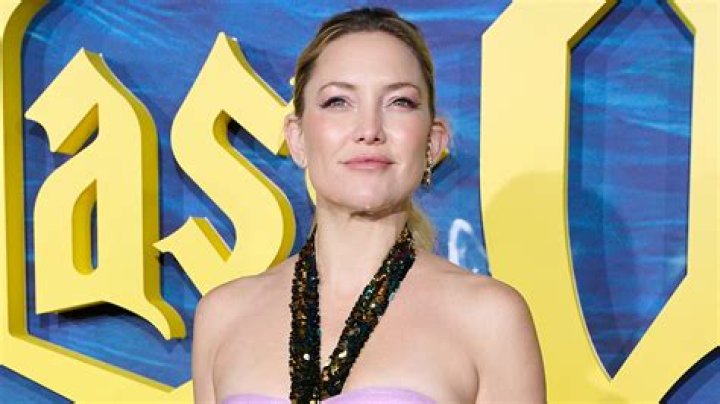 Kate Hudson talks about the pressures of having her iconic parents watch her films