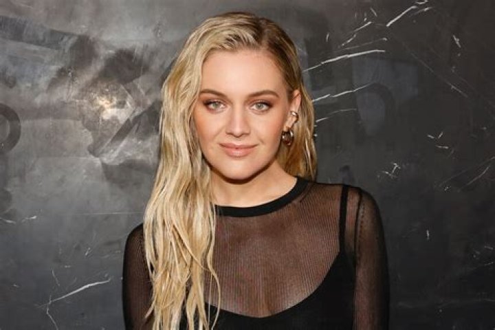 Kelsea Ballerini Biography - Facts, Childhood, Family Life & Achievements