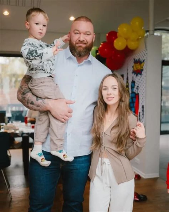 Kelsey Henson – Bio, Facts, Family Life of Hafþór Júlíus Björnsson’s Wife