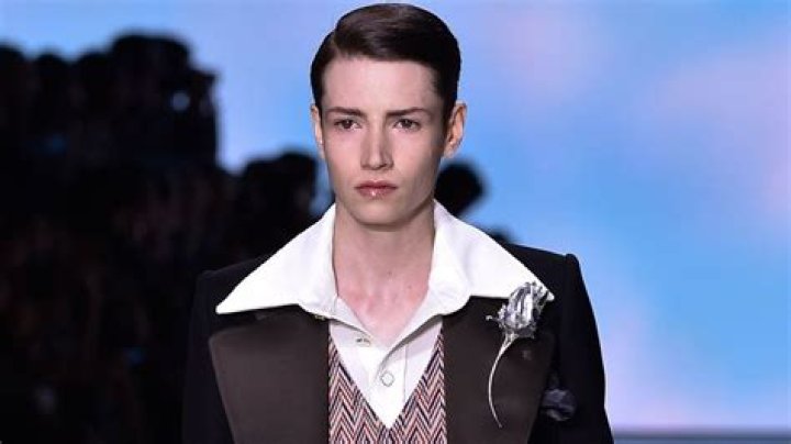 Krow Kian - Bio, Childhood, Facts on Transgender Male Model