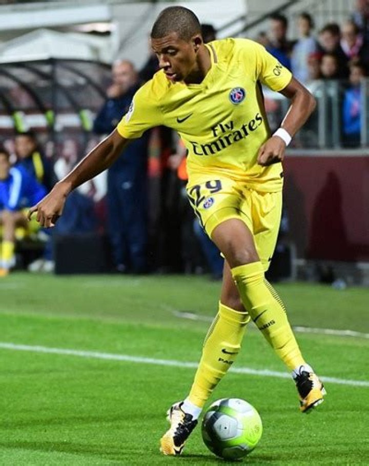Kylian Mbappe Height Weight Body Measurements Shoe Size Stats Facts Biography