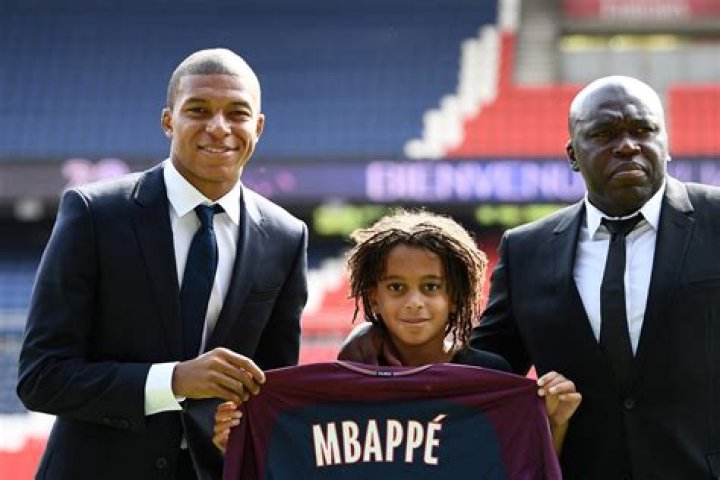 Kylian Mbappé parents: Fayza Lamari, Wilfried Mbappé