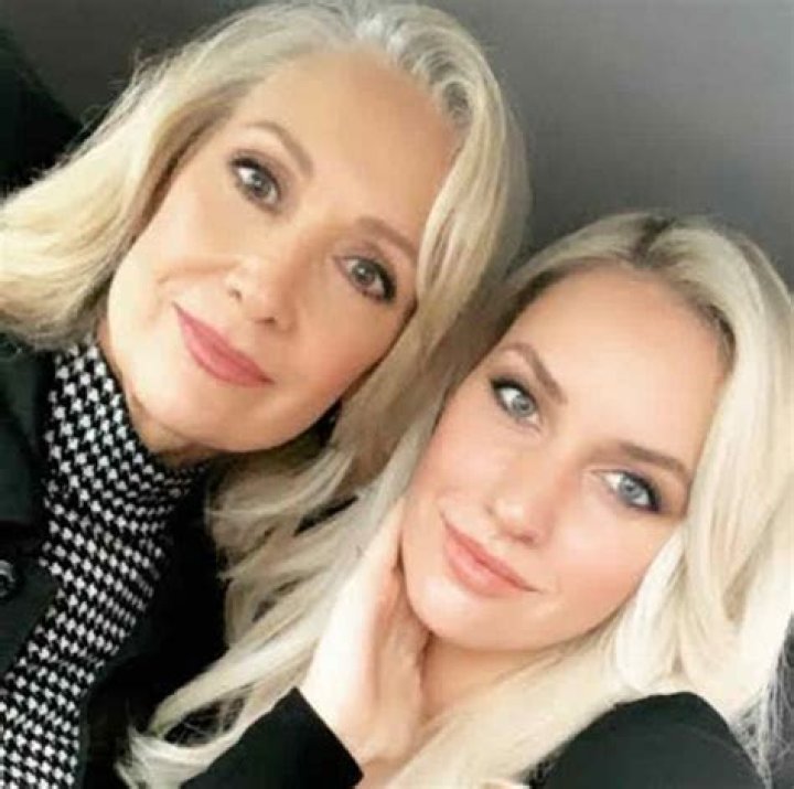 Lexie Lombard - Bio, Facts, Family Life of YouTuber