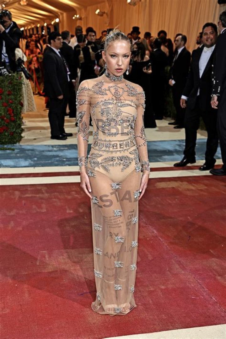 Lila Moss in Bathing Suit Goes "Mexiloco" — Celebwell