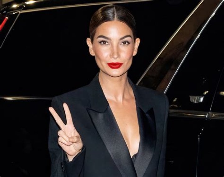 Lily Aldridge In Two-Piece Workout Gear Had “a Wonderful Day”