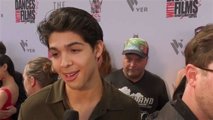 Luca Oriel Wiki, Age, Girlfriend, Height, Parents, Net Worth & More