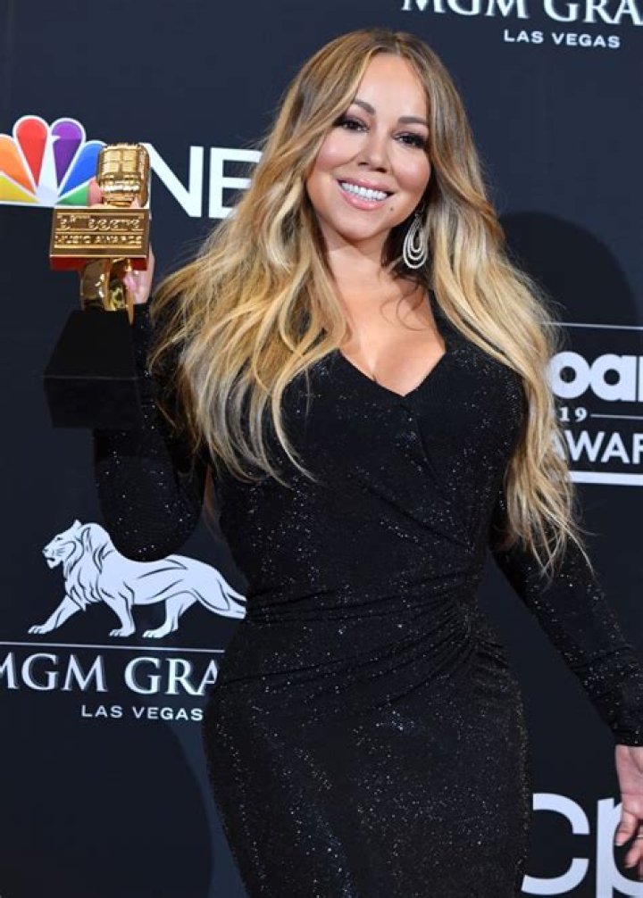 Mariah Carey in Bathing Suit Has "Big Energy Moment" — Celebwell