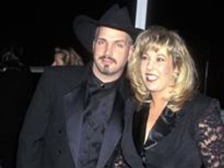 Meet Betsy Smittle, Mike Brooks, Kelly Brooks, Jim Smittle and Jerry Smittle, Garth Brooks siblings