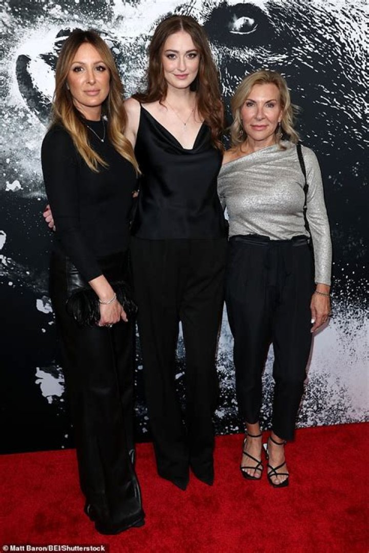 Meet his sister Linda Liotta