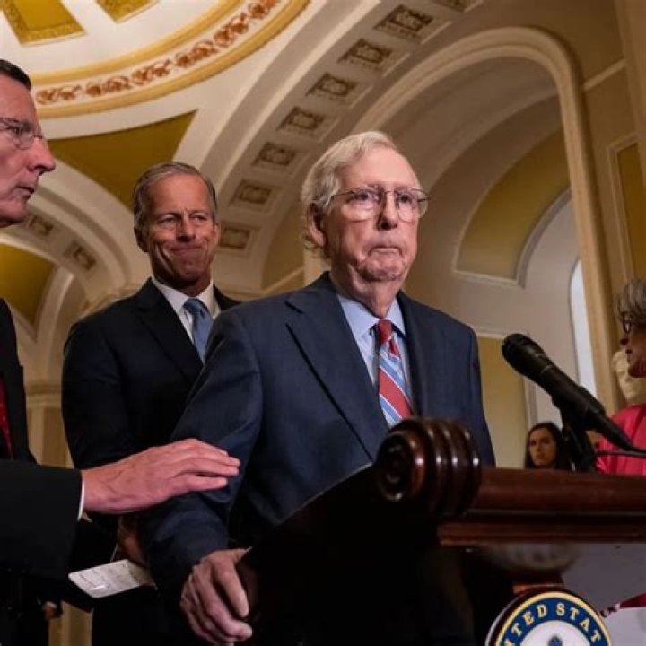 Mitch McConnell real name, age, birthday, height, net worth 2022