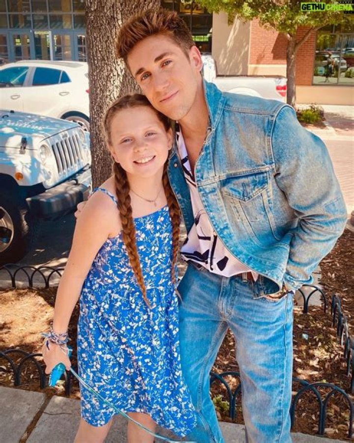 Myles Erlick Biography - Facts, Childhood, Family Life & Achievements of Canadian Actor