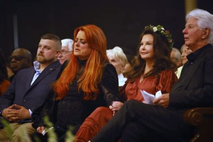 Naomi Judd funeral pictures