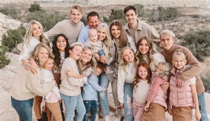 NayVee Nelson – Bio, Facts, Family Life