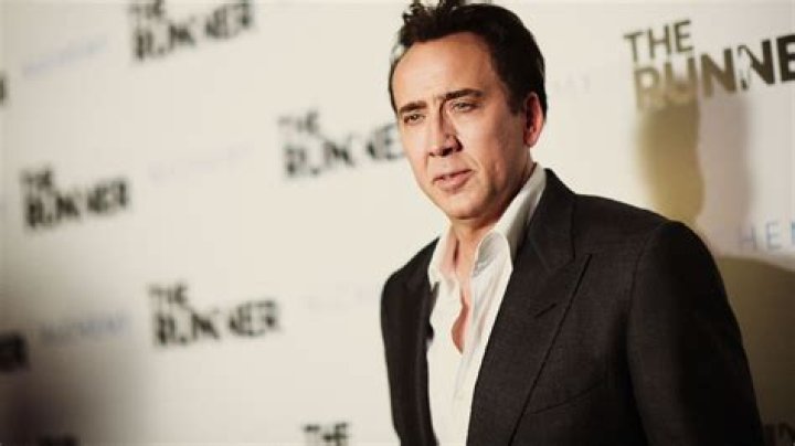 Nicolas Cage has a pet crow named Hoogan that curses when he leaves the room