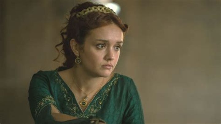 Olivia Cooke now has WikiFeet’s ‘Feet of the Day’ thanks to that ‘House of the Dragon’ scene