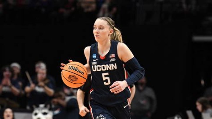 Paige Bueckers in Two-Piece Workout Gear Shares "Views"