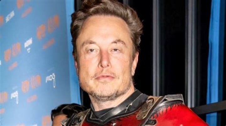 People are thanking Elon Musk for the only good thing he’s done since acquiring Twitter — reinstating Andrew Tate