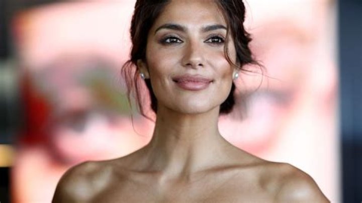 Pia Whitesell in Two-Piece Workout Gear Wears "The Best Color"