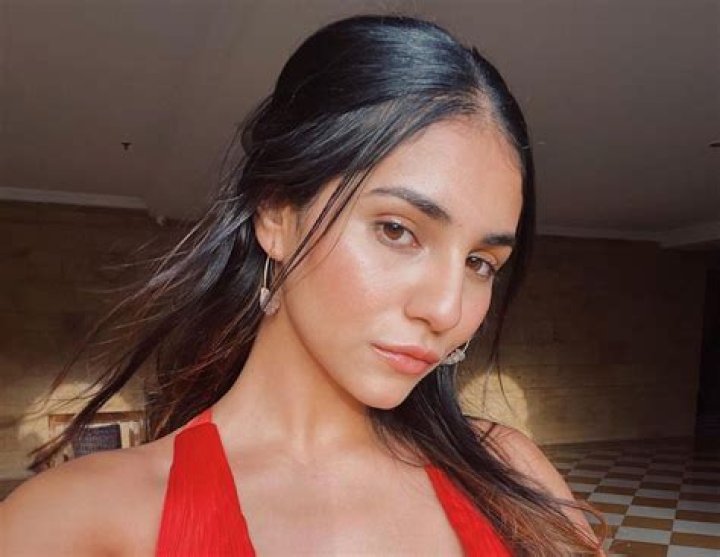 Radhika Seth in Bathing Suit Gets "5 Minutes of Sun" — Celebwell
