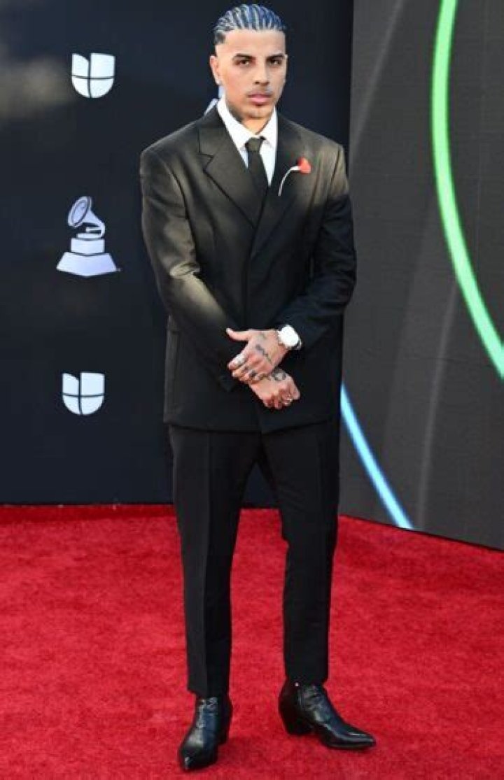 Rauw Alejandro Body Measurements Height Weight Shoe Size Family