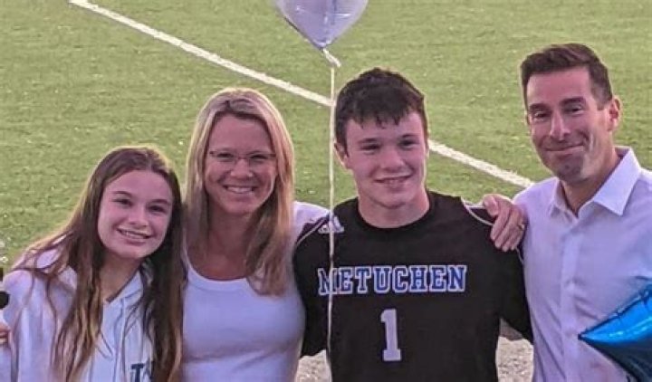 Roan Curtis Wiki, Age, Parents, Boyfriend, Height & Net worth