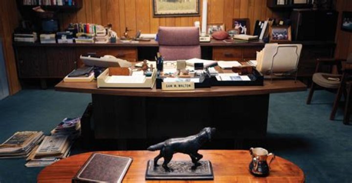 Sam Walton Biography - Childhood, Life Achievements & Timeline