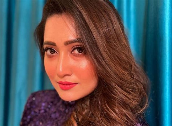 Sampurna Lahiri in Bathing Suit Says "Be Your Own Sunshine" — Celebwell