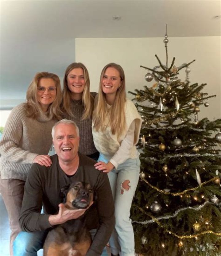 Sarina Wiegman siblings: Who is her twin brother and late sister?