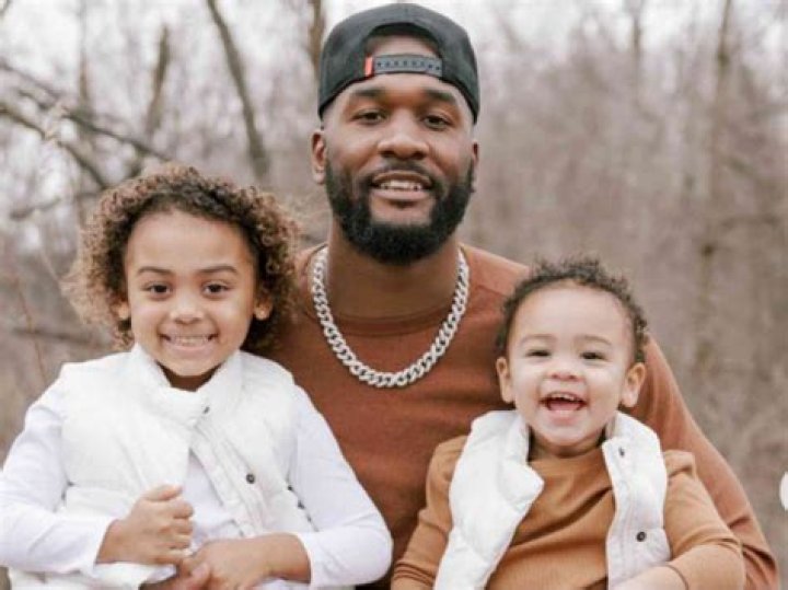 Shaquille Leonard family, wife, children, parents, siblings