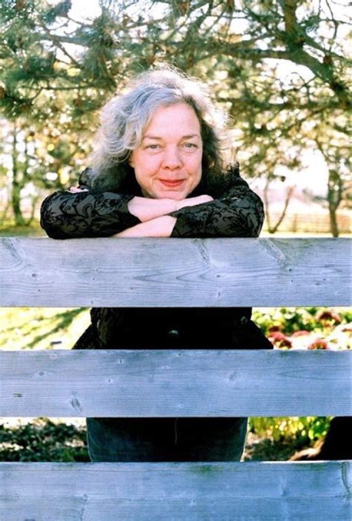 Shirley Eikhard family, husband, children, parents, siblings